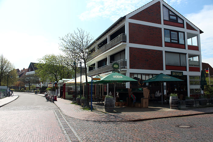 Straßenkreuzung im Dorf