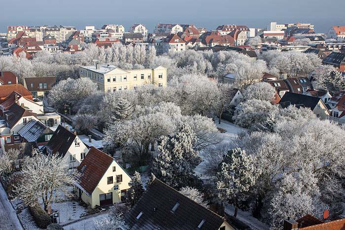 Dorfplatz im Winter