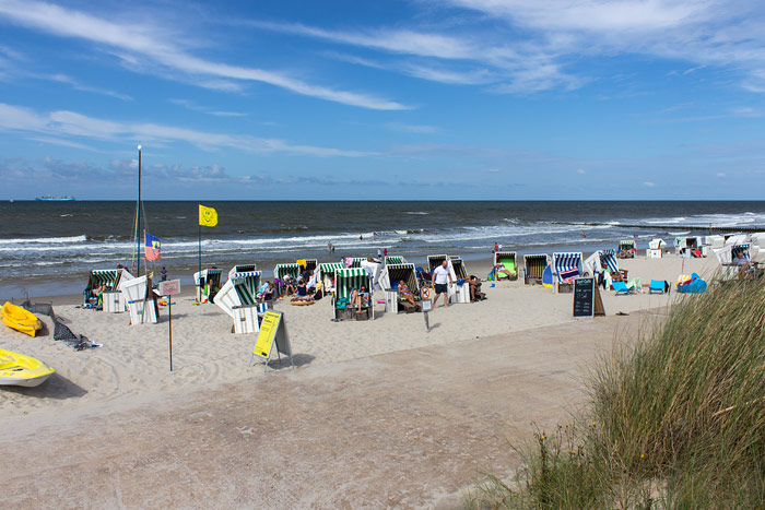 Strandkörbe am Surfstrand