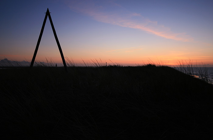 Blaue Stunde an der Dünenüberwegung