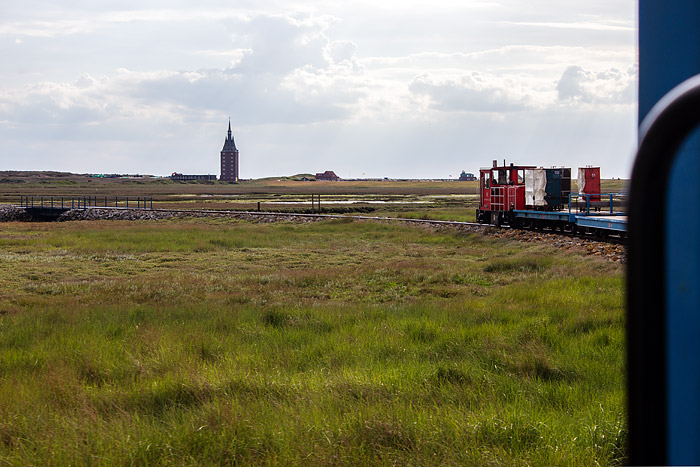 Bahnfahrt durch die Salzwiesen