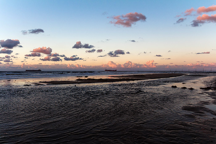 Priel in der Abenddämmerung