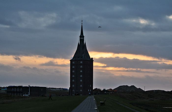 Westturm im Dämmerlicht