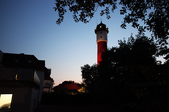 Abenddämmerung im Dorf