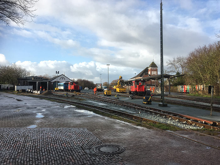 Gleiserneuerung am Bahnhof