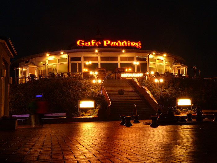 Café Pudding am Abend