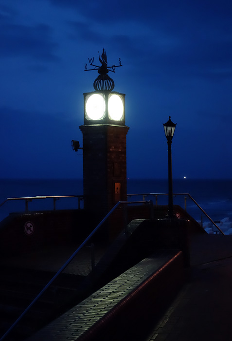 Hauptuhr am späten Abend