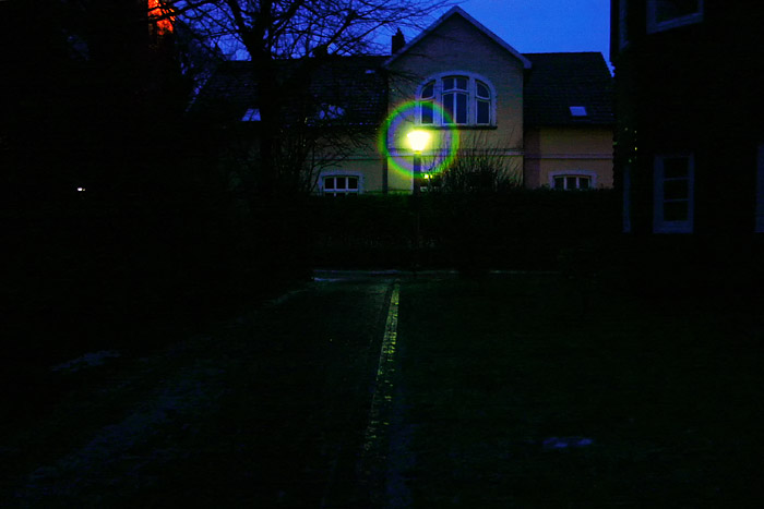 Evangelische Pastorei in der Abenddämmerung