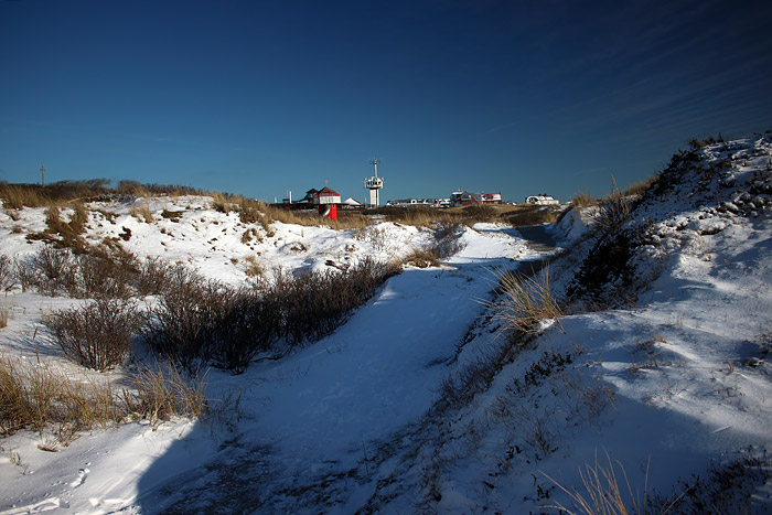 Verschneite Dünen