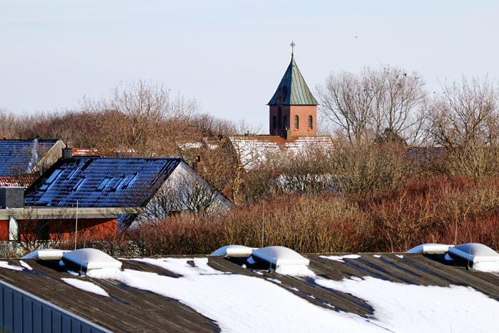 Nikolaikirche von der Aussichtsdüne aus gesehen
