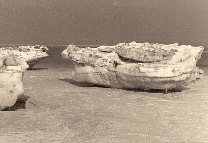Eisschollen am Hauptstrand