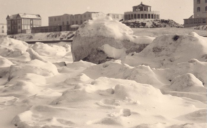 Eisschollen am Hauptstrand