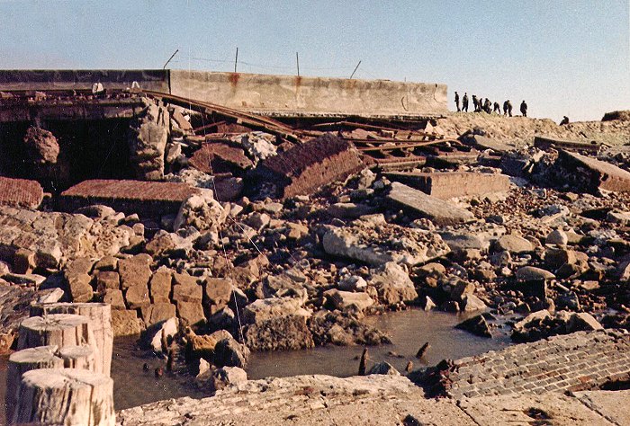 Sturmflut 1962. Zerstörte Strandmauer