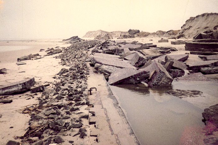 Sturmflut 1962. Zerstörte Strandmauer