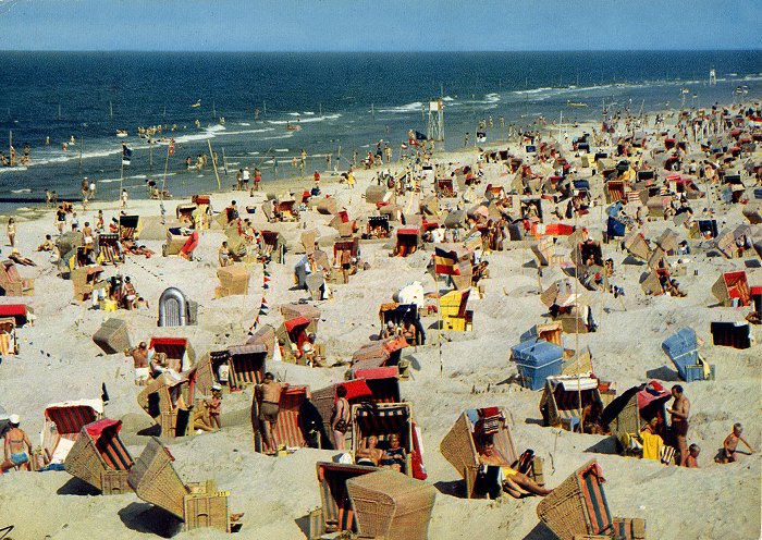 Hauptstrand im Hochsommer