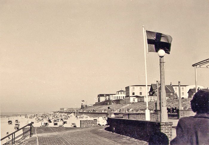 Flagge an der Strandhalle
