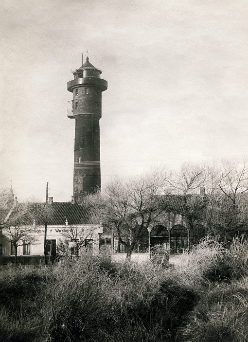Bahnhofstraße und Alter Leuchtturm