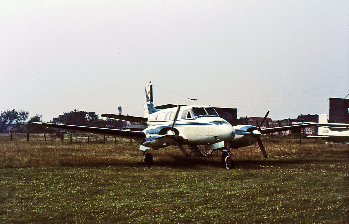 Am Inselflugplatz