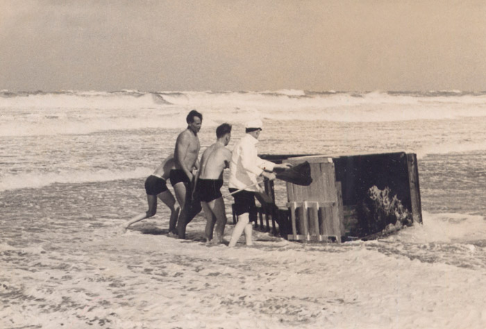 Umgestürzter Badeturm