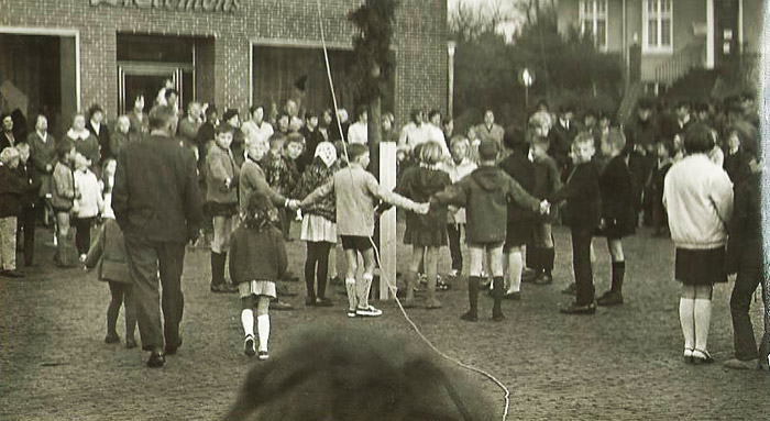 Maibaumaufstellen 1968