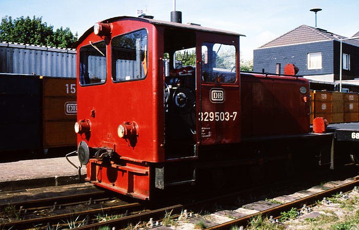 Lok »329 503-7«