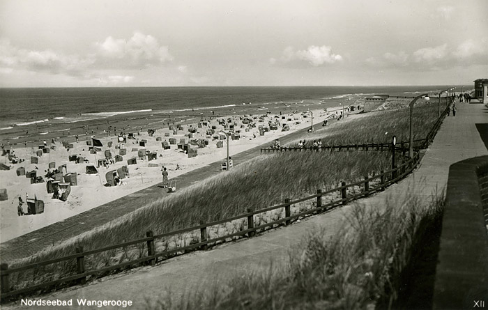 Blick auf Promenade und Strand