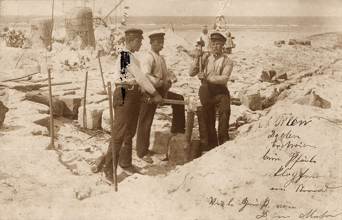 Buhnenarbeiten am Strand