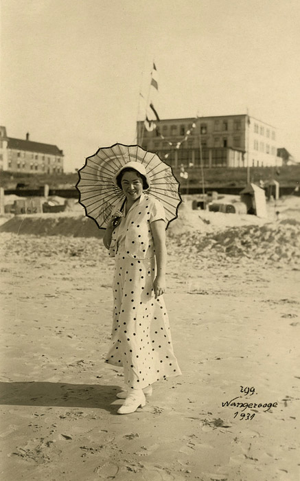Frau am Hauptstrand
