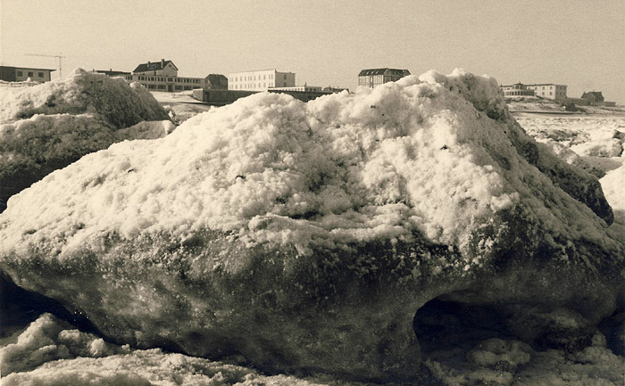Eisschollen am östlichen Hauptstrand
